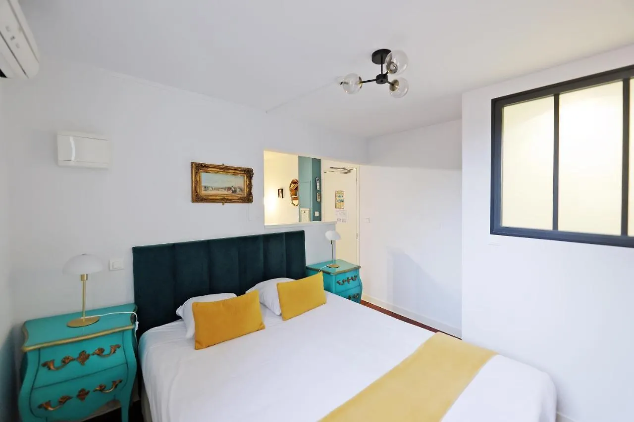 Hotel Les Pasteliers Albi 2*,  France